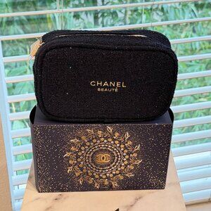 CHANEL Beaute Holiday Blue and Gold Cosmetic Case